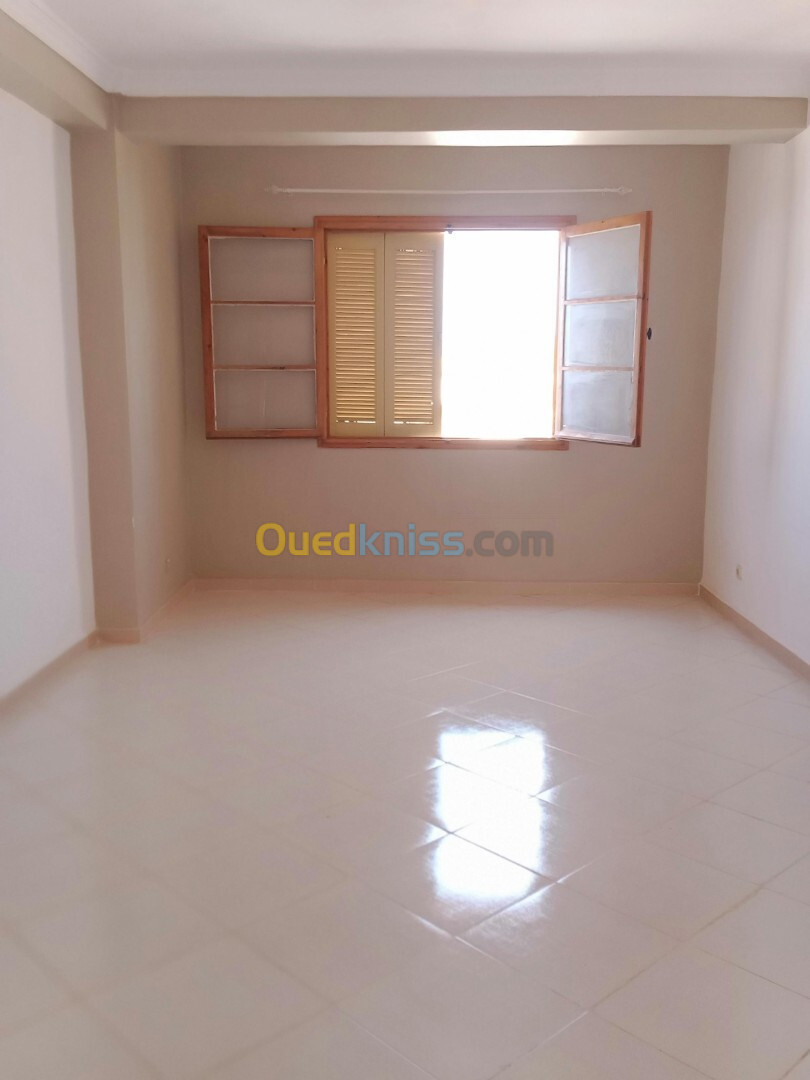 Location Appartement F4 Tipaza Bou ismail