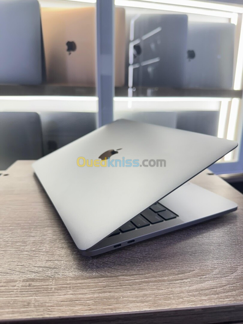 Macbook pro 2020 M1 8gb 256ssd 