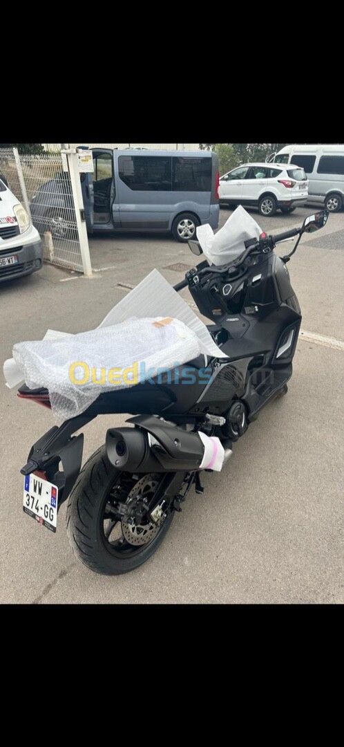 Yamaha Tmax 560 2024