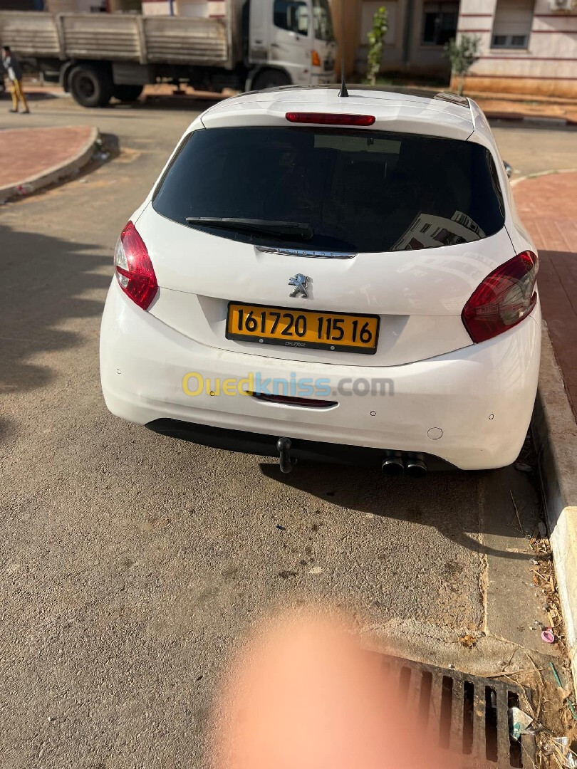 Peugeot 208 2015 Allure Facelift