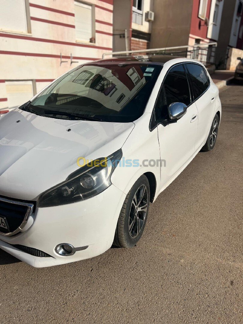 Peugeot 208 2015 Allure Facelift