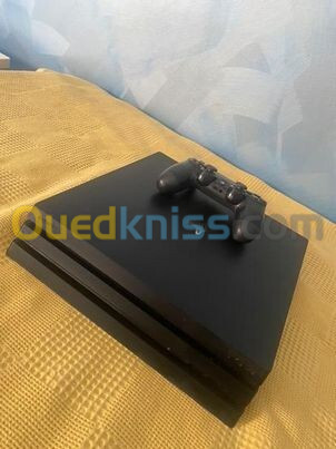 PS4 PRO (1TB)