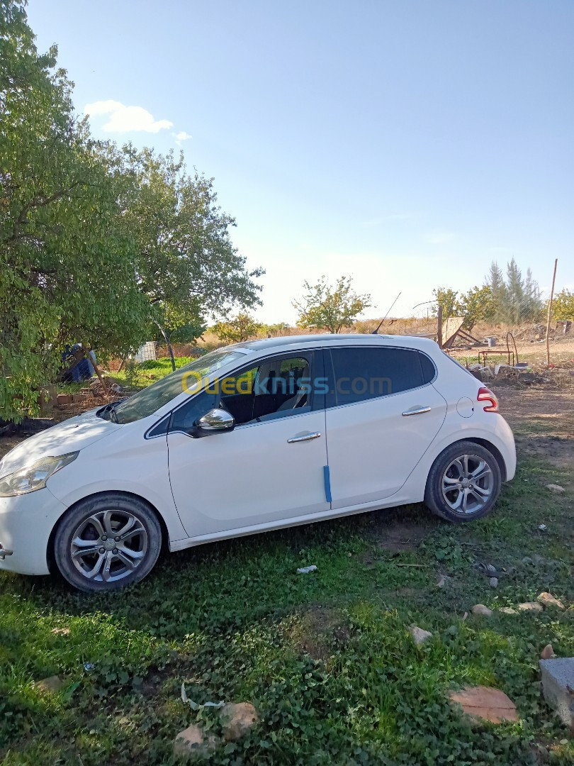 Peugeot 208 2015 Allure