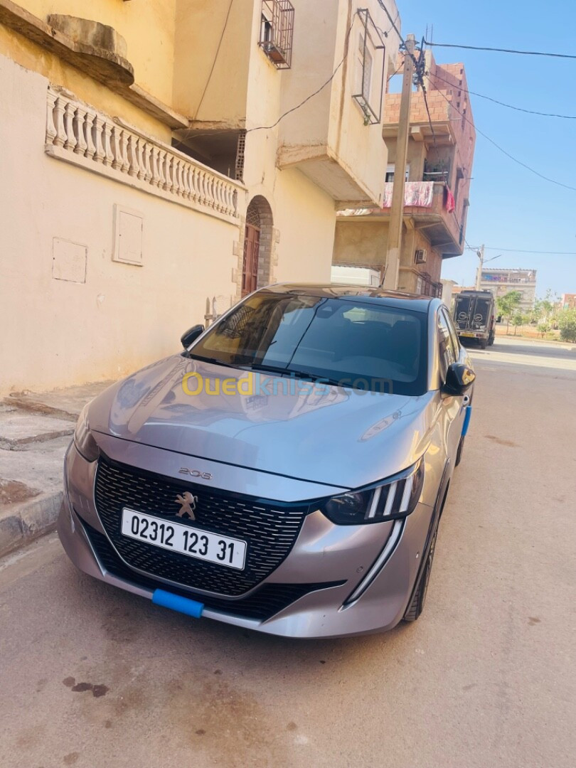 Peugeot 208 gt 2023 La tout