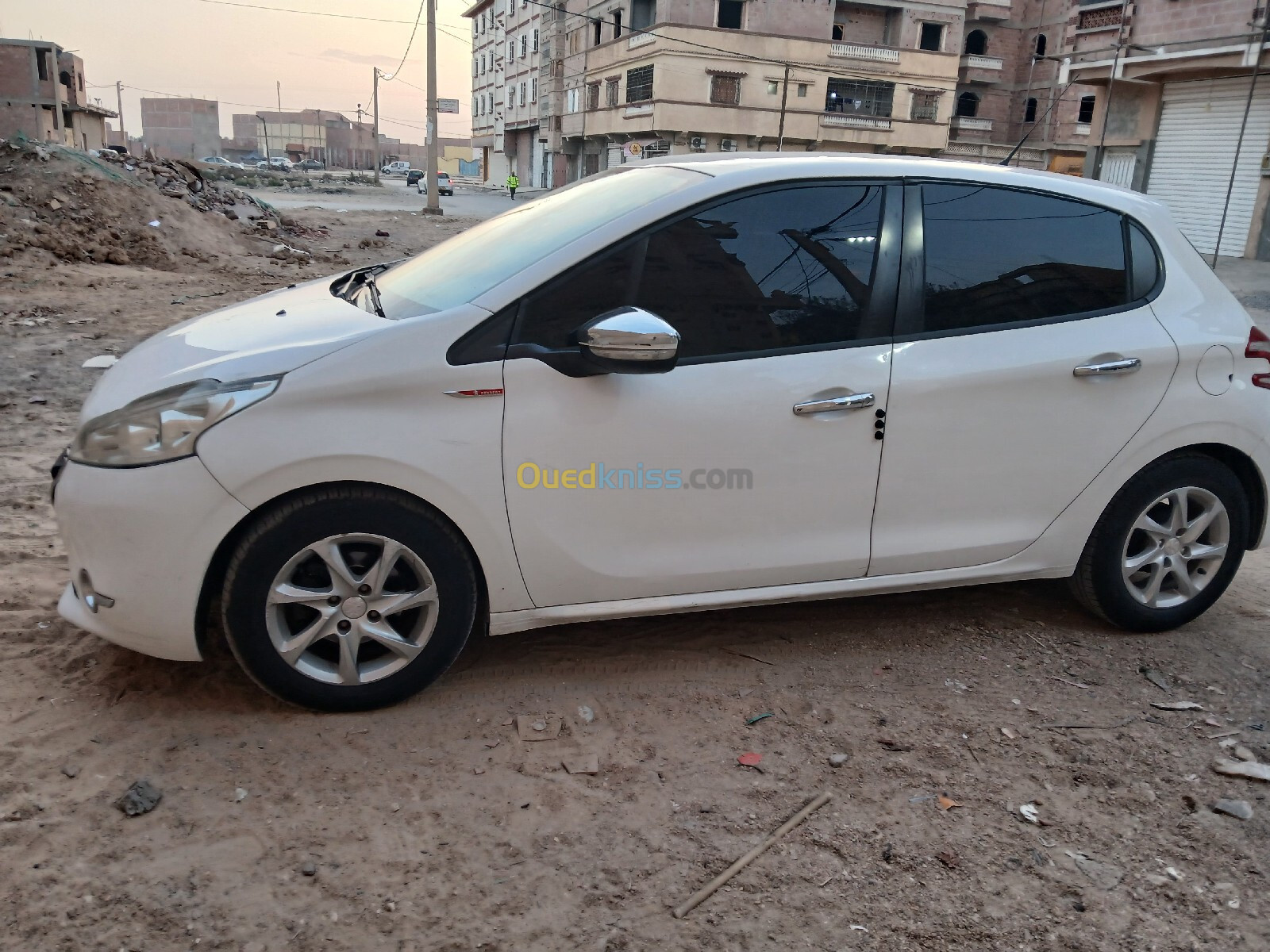 Peugeot 208 2015 Access