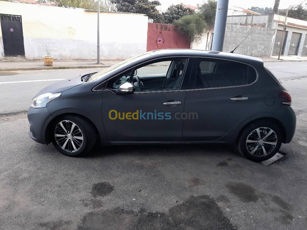 Peugeot 208 2017 Allure Facelift