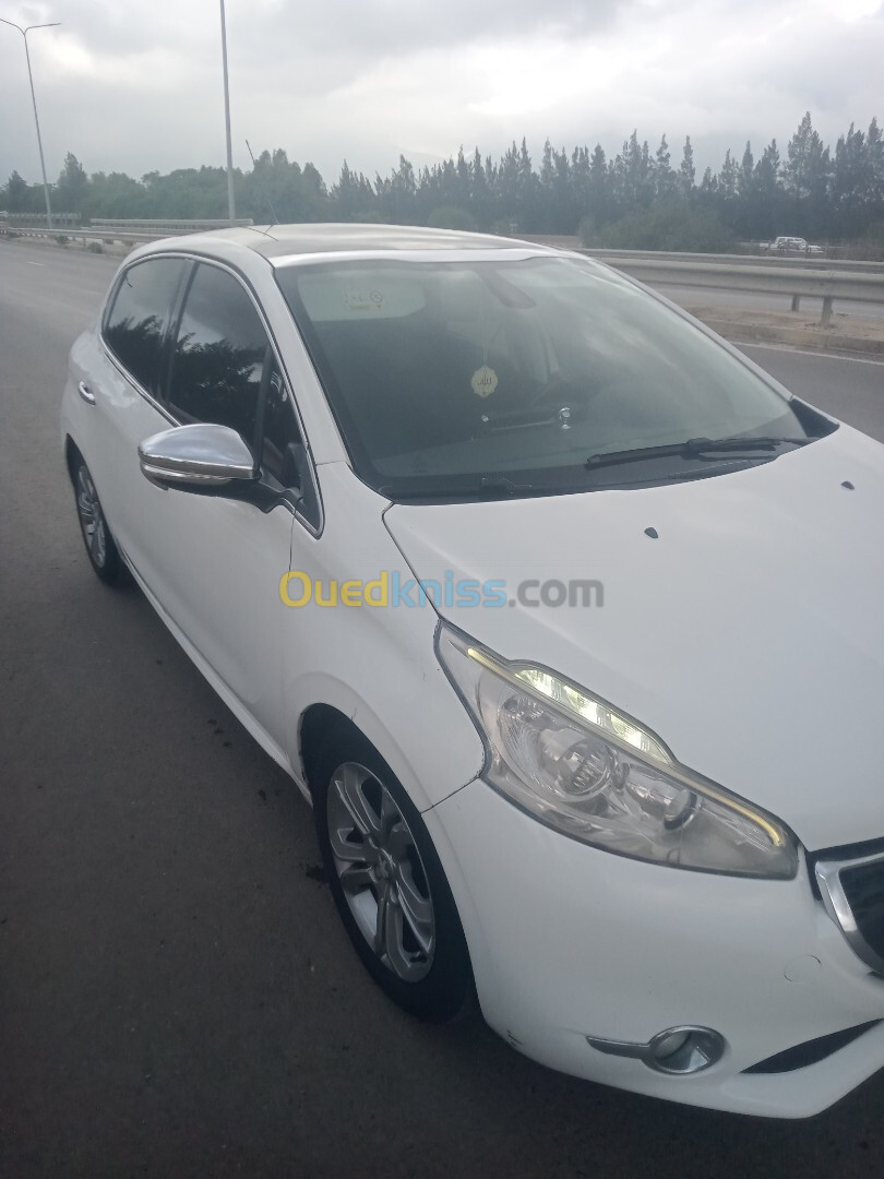 Peugeot 208 2015 