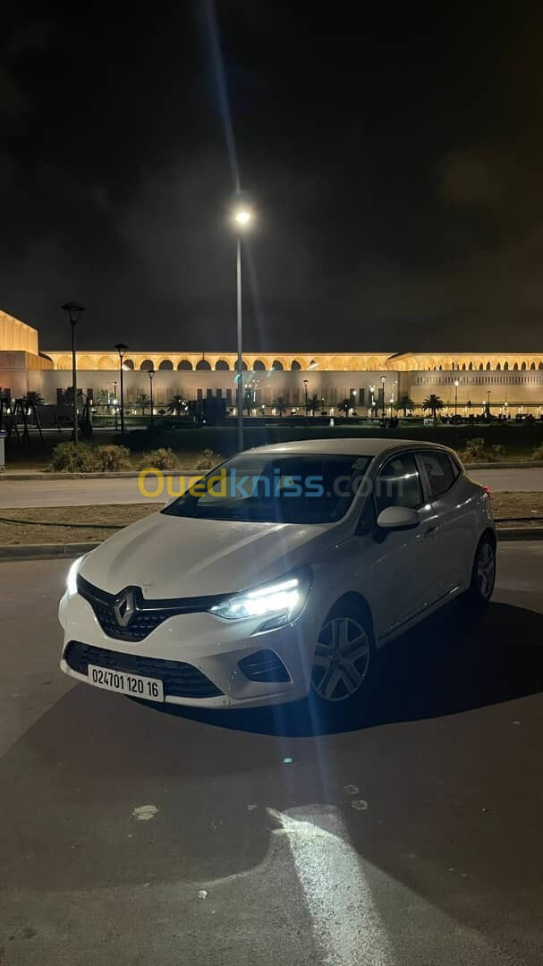 Renault clio 5 2020 etech 140 ch