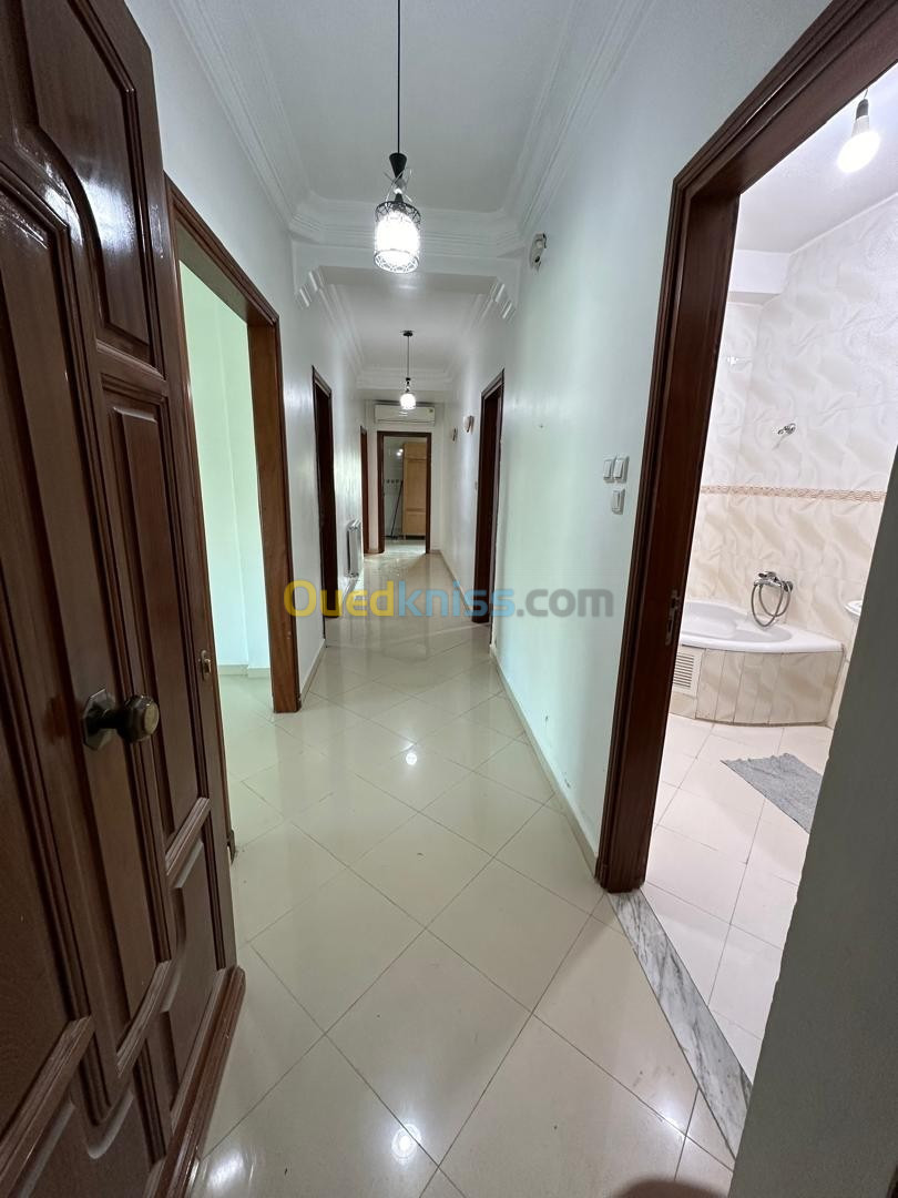 Location Appartement F4 Alger Cheraga