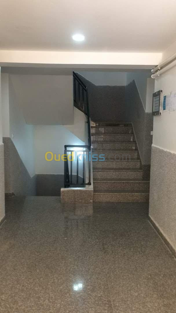 Location vacances Appartement F3 Alger Belouizdad