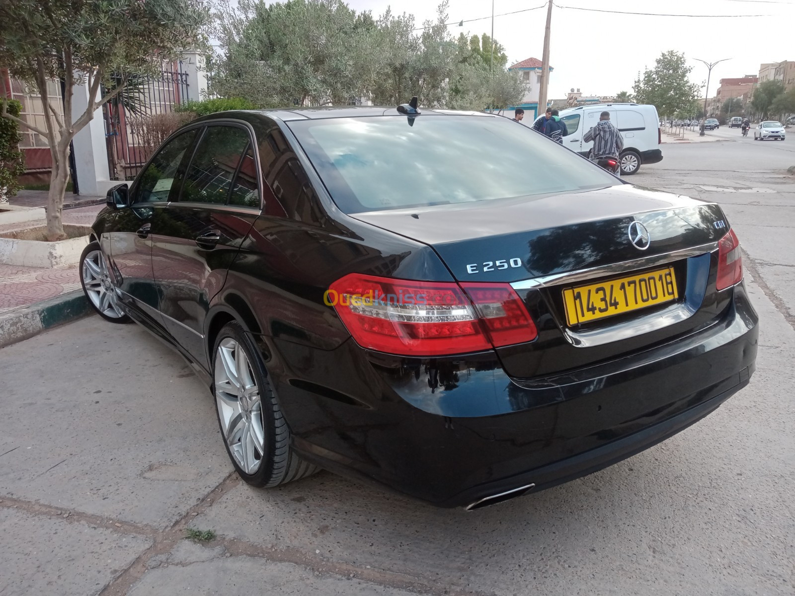 Mercedes Classe E 2013 AVANTGARDE Pack AMG