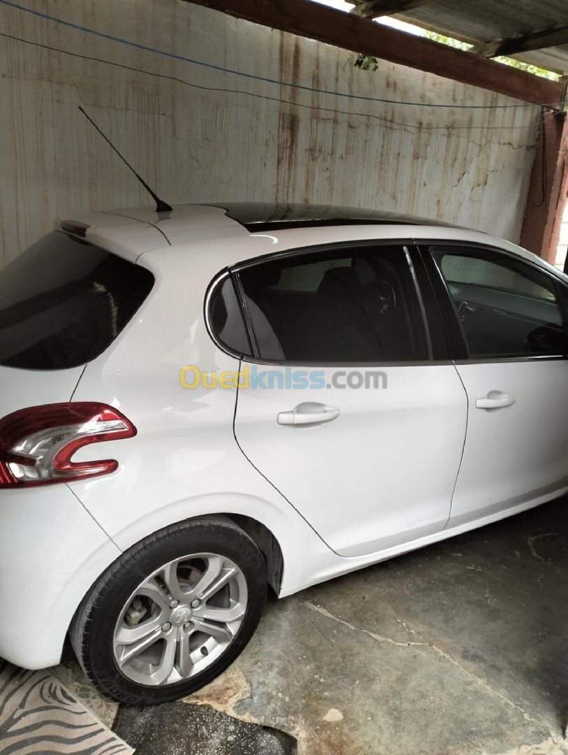 Peugeot 208 2015 208