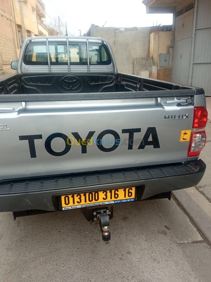 Toyota Hilux 2016 