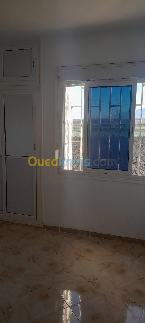 Location Appartement F3 Tipaza Ahmar el ain