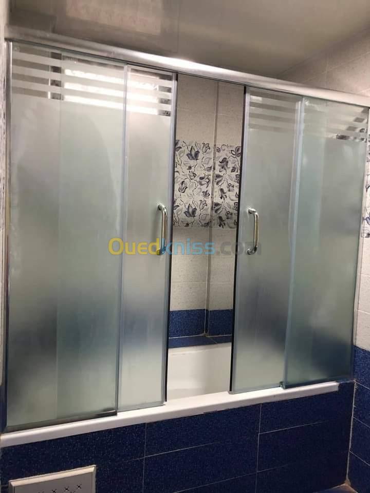 جميع أعمال الزجاج  cabine de douche. Vitrine clarit