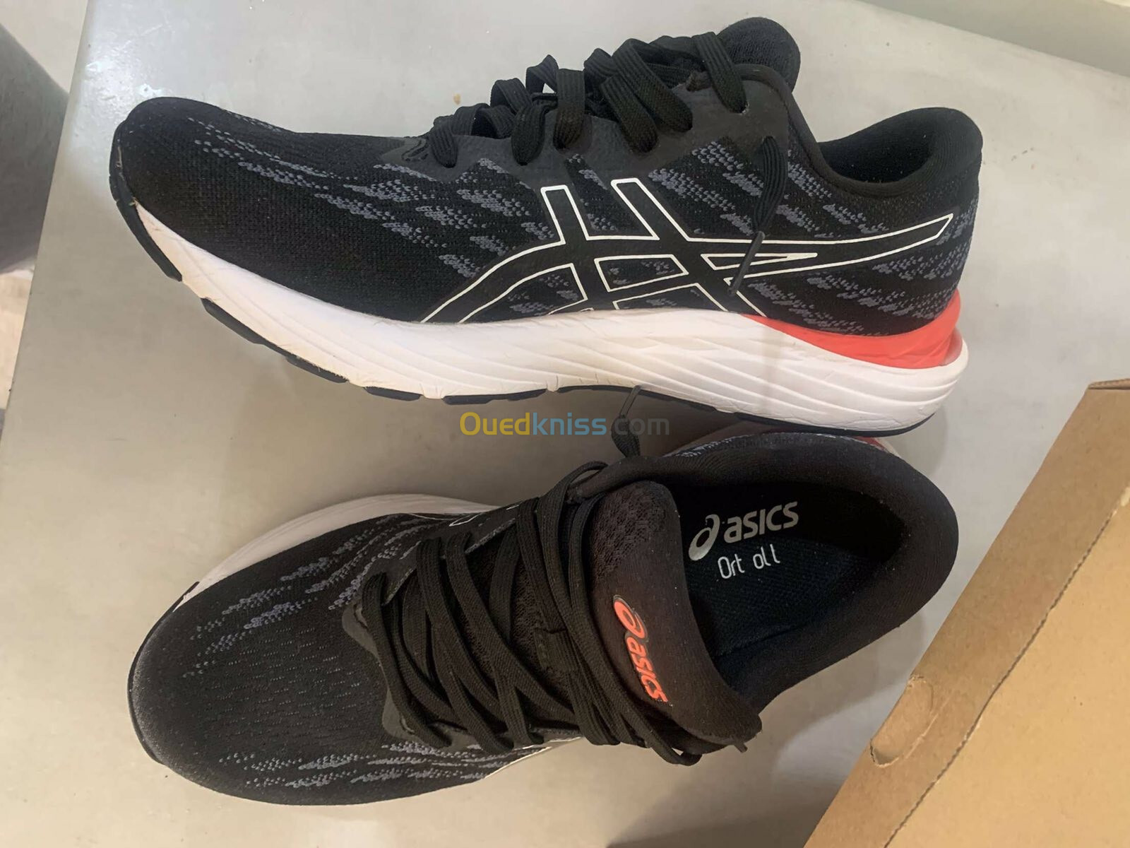 Asics GEL-STRATUS 3