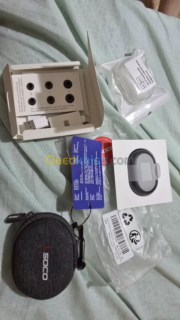 HUAWEI Freebuds 3 pro venu de ftance + 2 pochettes