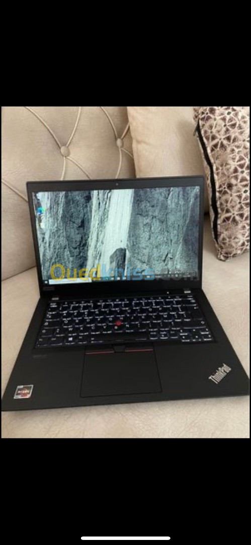 Lenovo ThinkPad X13 Écran Tactile AMD Ryzen 5 Pro 4650U 2.1GHz / 16GB RAM / 256GB SSD