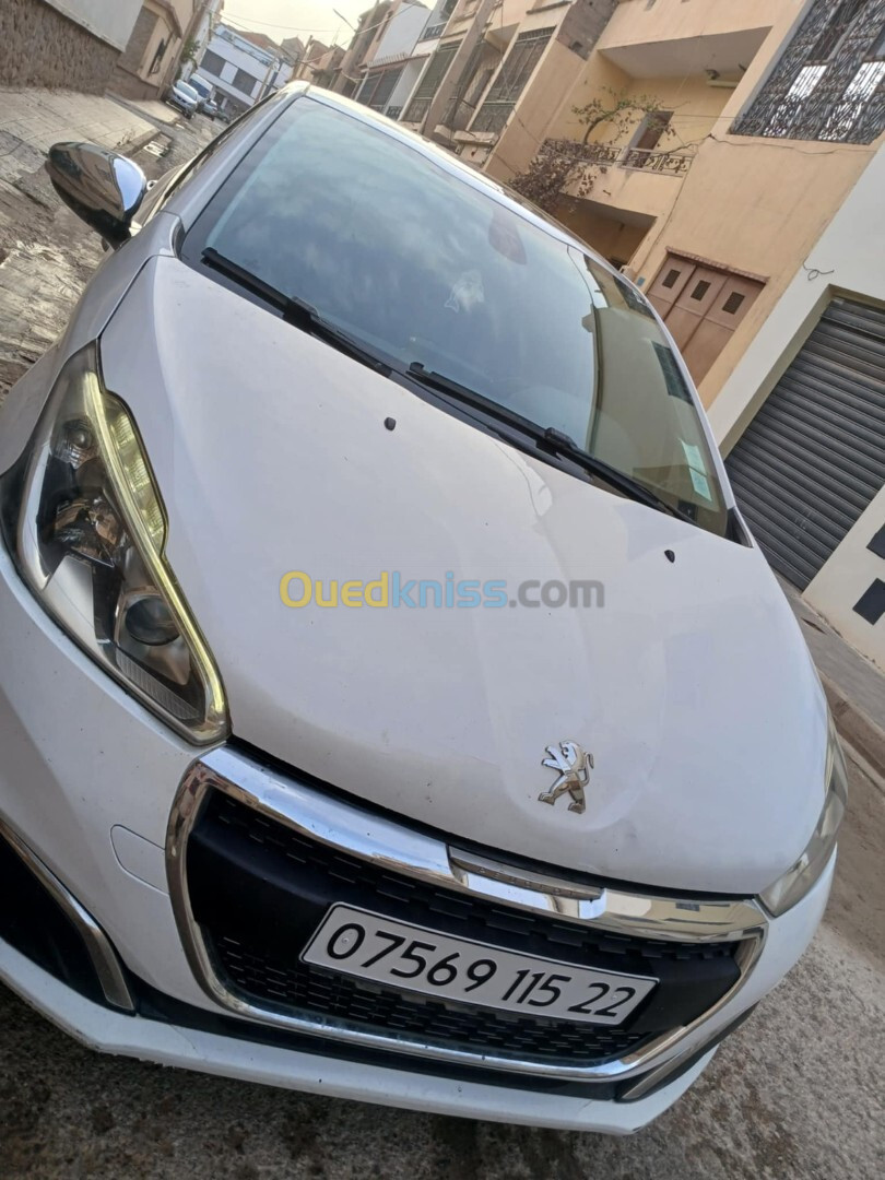 Peugeot 208 2015 Allure Facelift