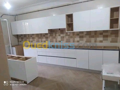 Menuisier qualifié expérimenté mdf hg نجار مدف