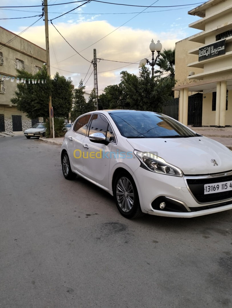 Peugeot 208 2015 Allure Facelift