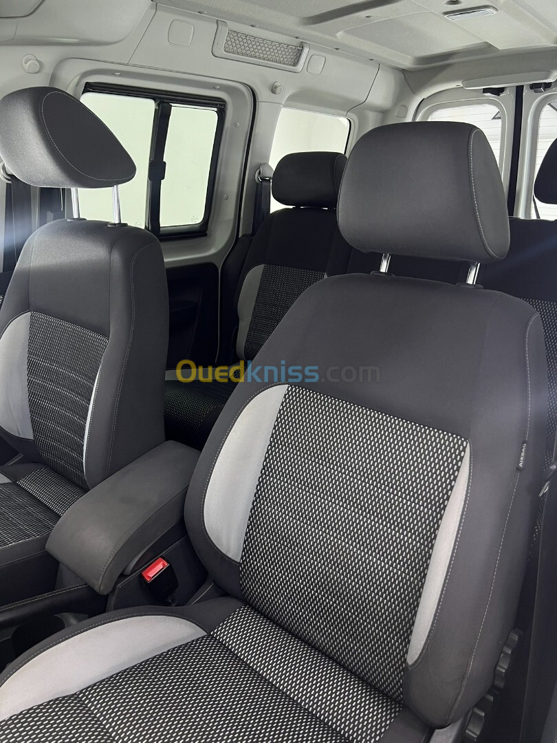 Volkswagen Caddy 2015 Cross