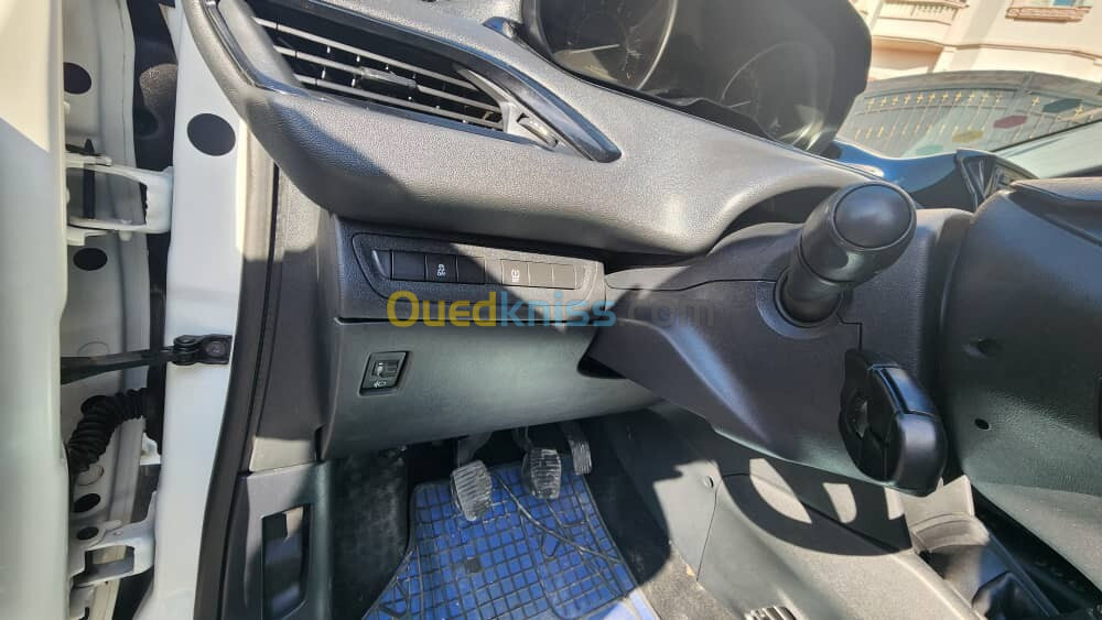 Peugeot 208 2016 Access