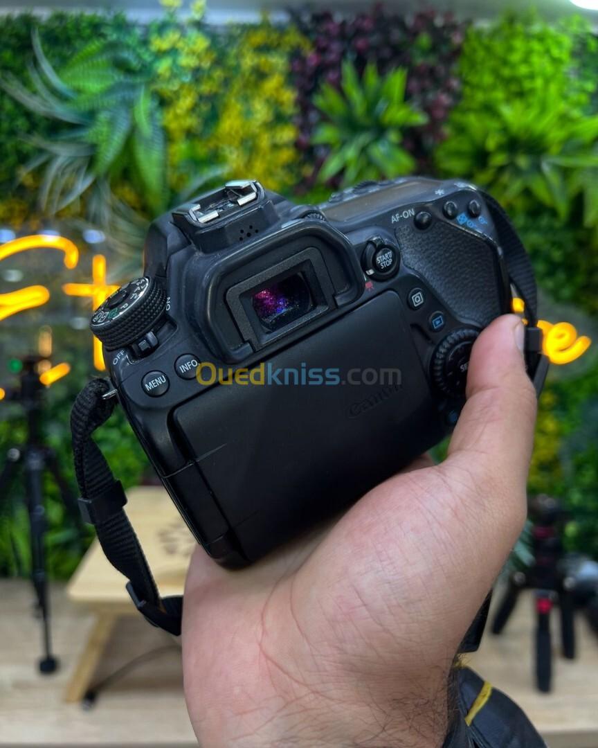 Canon 80D boiter nu en excellent état avec batterie et chargeur  Click : 49k