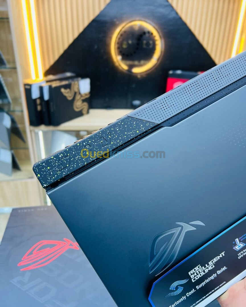 ASUS ROG STRIX G713P  RYZEN 9 HX 16GB/512GB NVIDIA RTX 4060