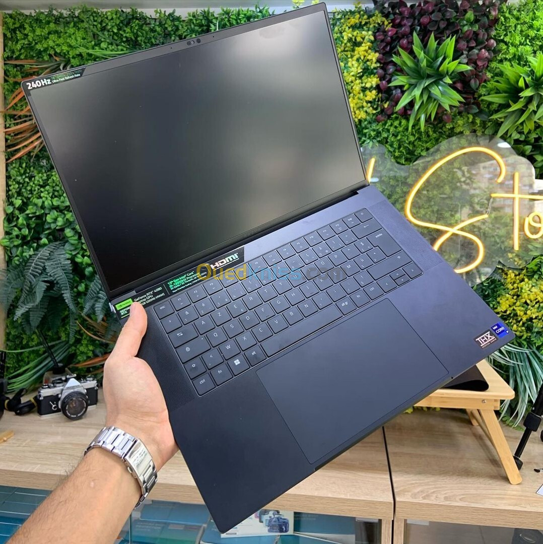 RAZER BLADE 16 I9 13EME 32GB/1000GB  NVIDIA RTX 4080 