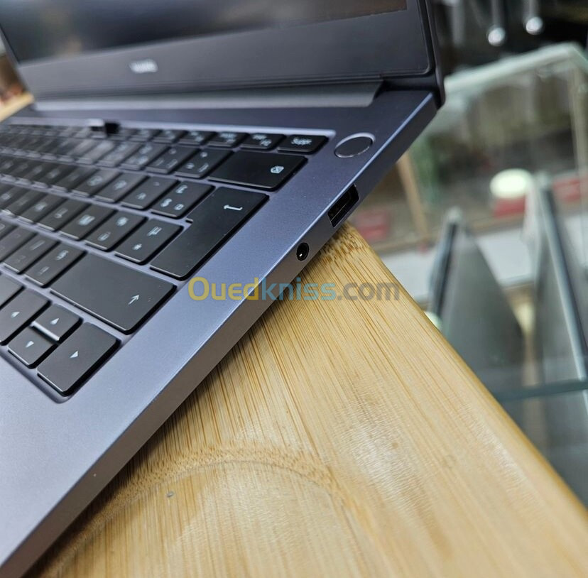  Huawei matebook D14 RYZEN 5 8gb/512gb iris xe