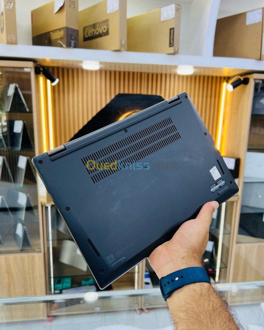 LENOVO YOGA L13 YOGA AMD RYZEN 3 16GB/256GB  AMD VEGA 6 X360 