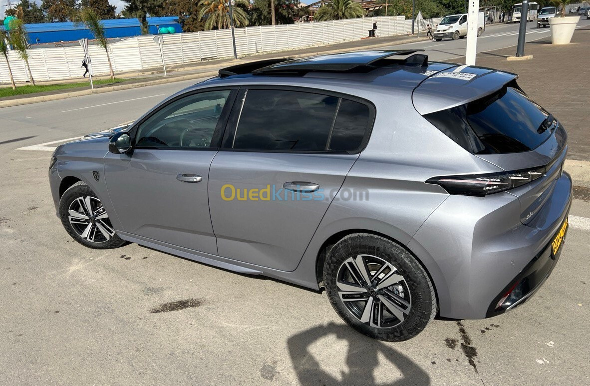 Peugeot 308 2023 GT full option