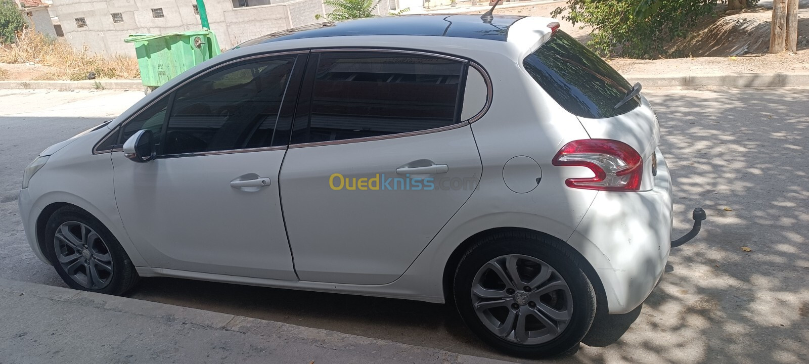 Peugeot 208 2015 Allure