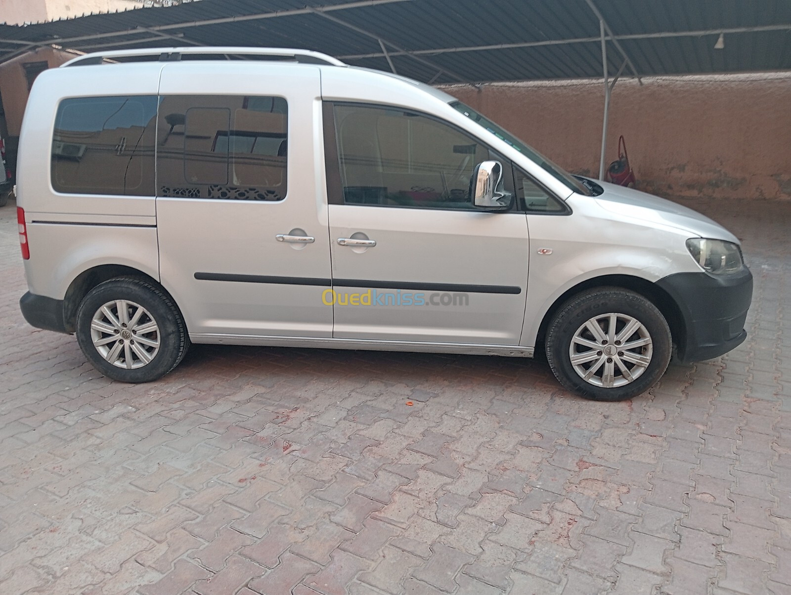 Volkswagen Caddy 2011 