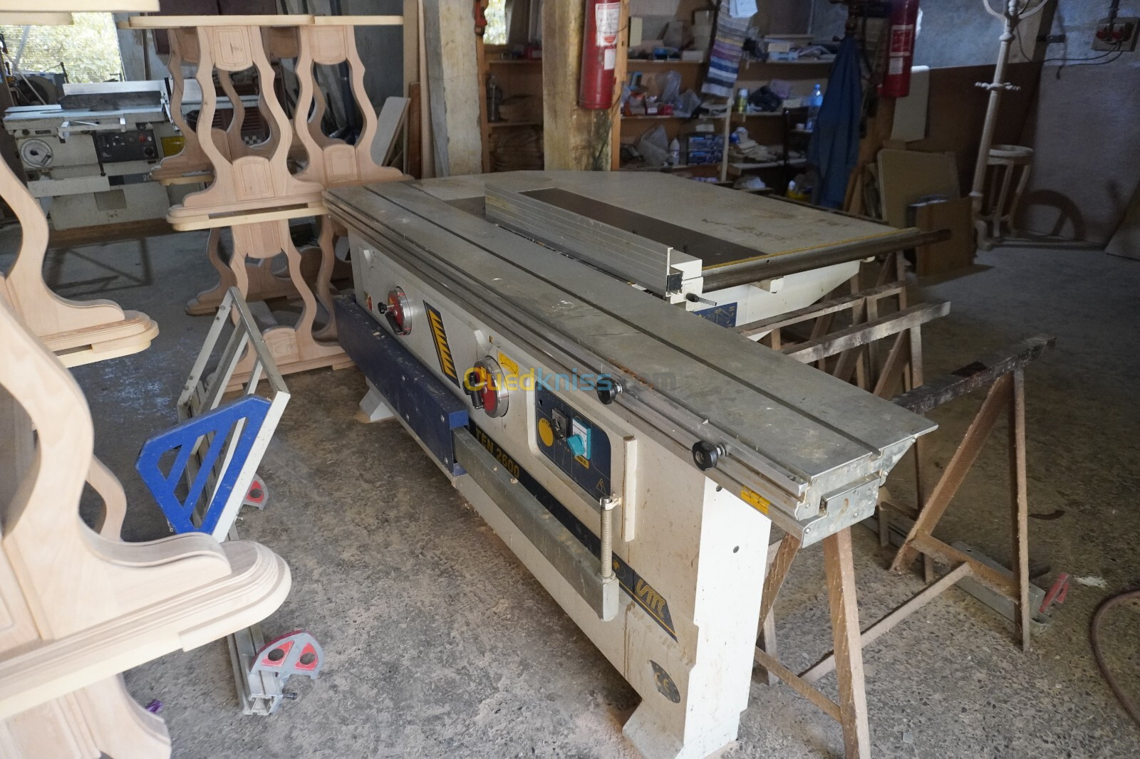 Vente un lot de machines pour atelier de menuiserie bois. 