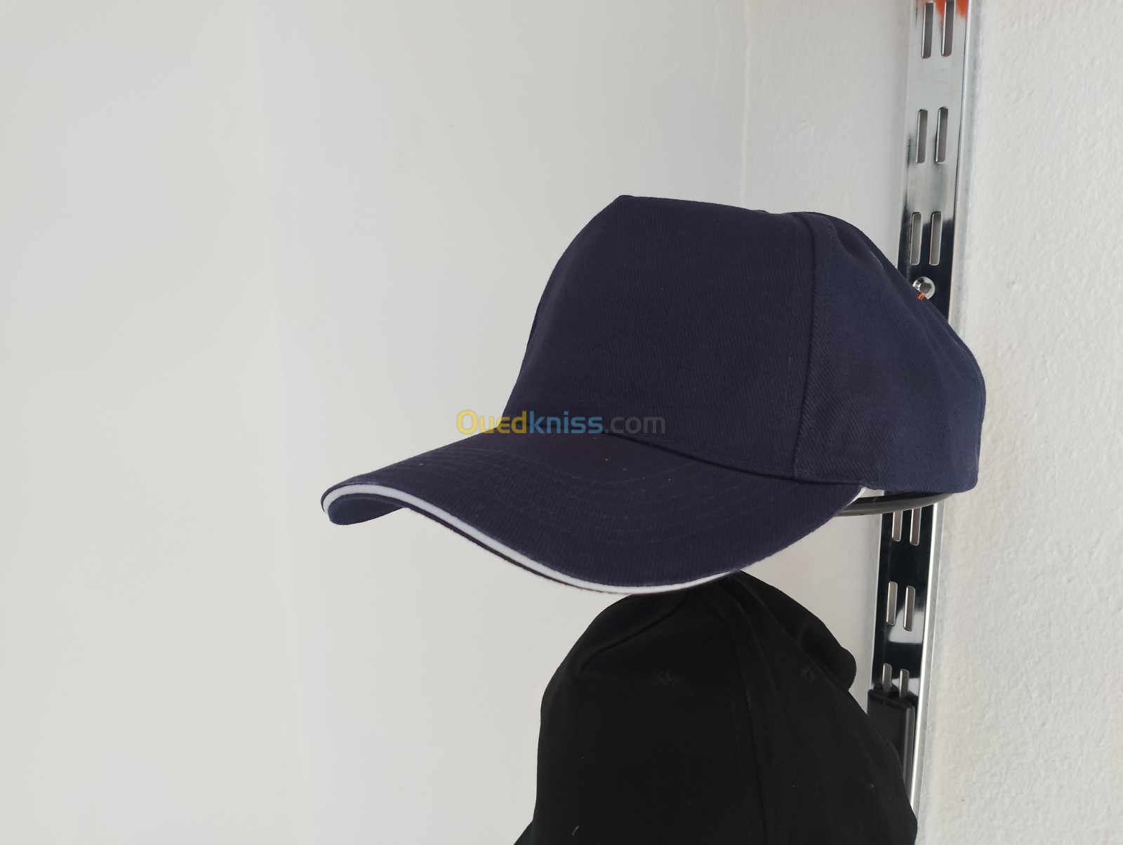 Casquette virage + sérigraphie branding logo 