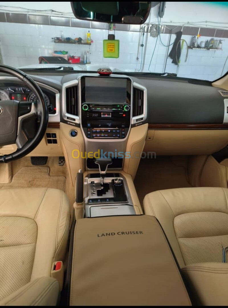 Toyota Land Cruiser 2016 L 200