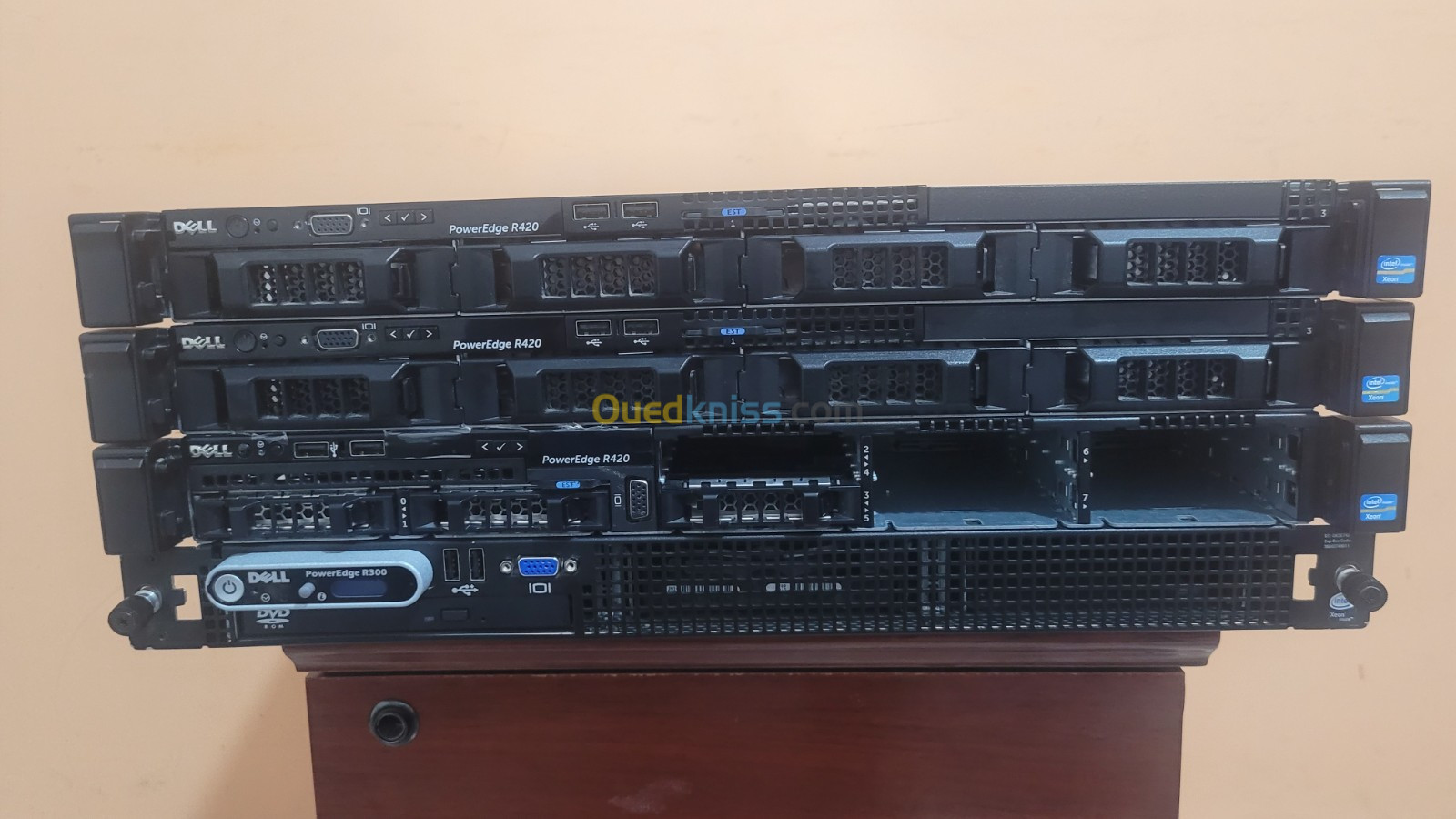 Dell PowerEdge rack server R420 et R300