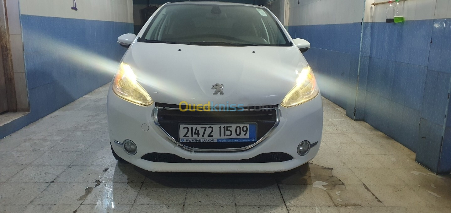 Peugeot 208 2015 Allure