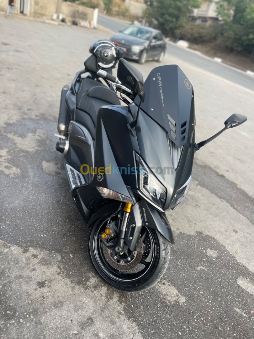 Yamaha Tmax 2015