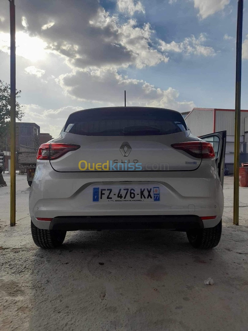 Renault Clio 5 hybrid 2021 