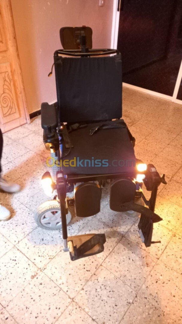 Fauteuil roulant électrique invacare 