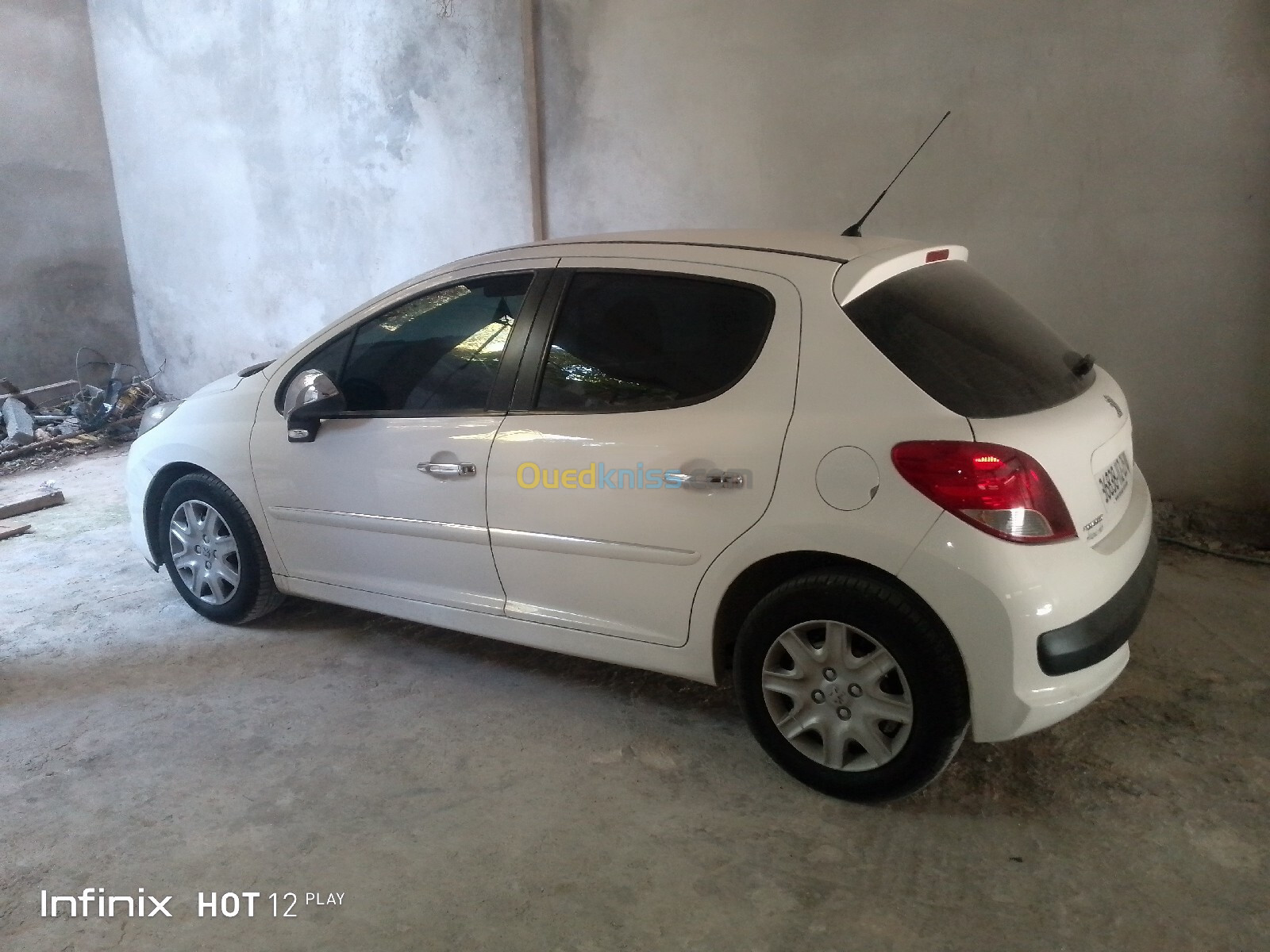 Peugeot 207 2012 Fennec