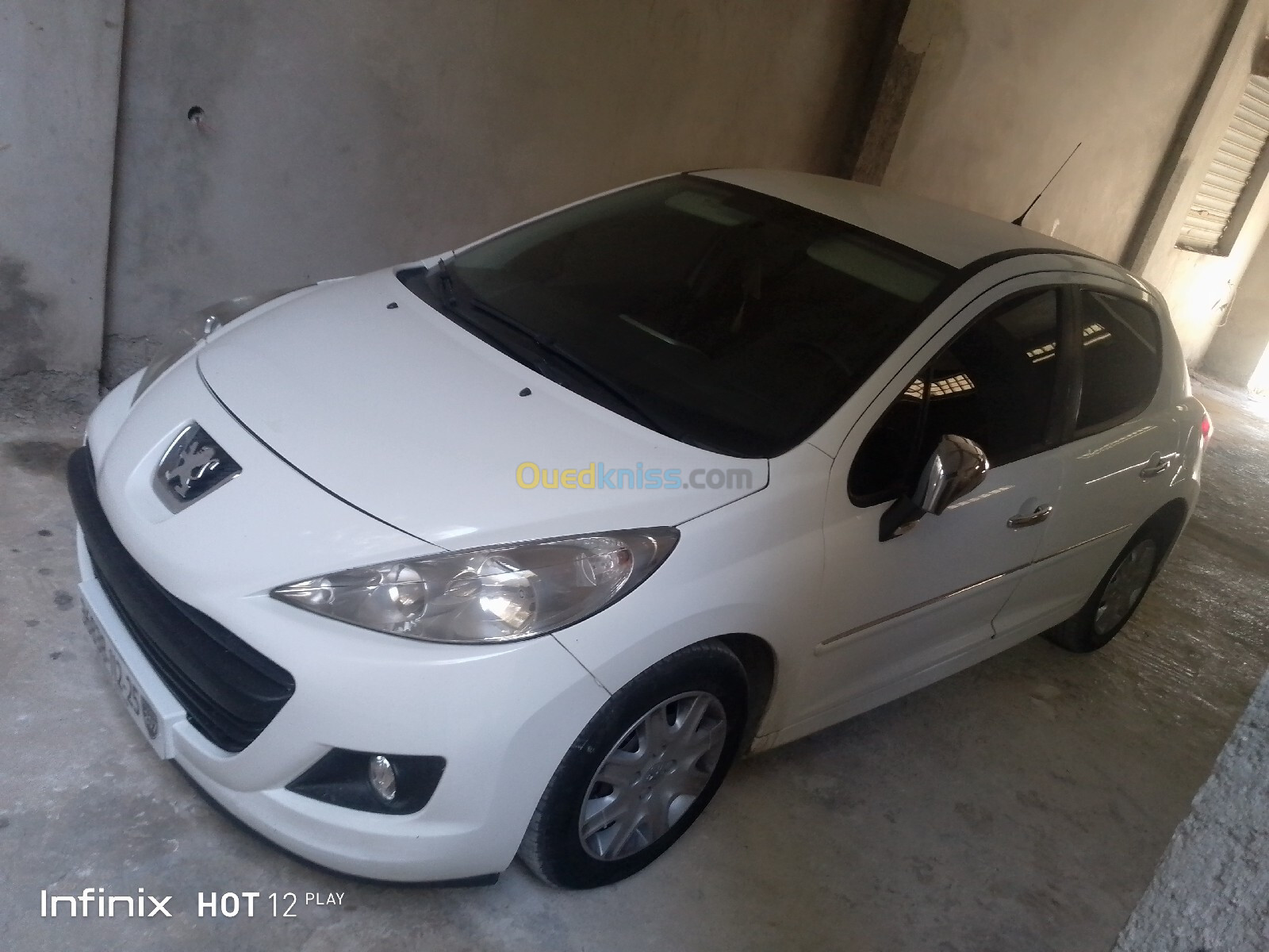 Peugeot 207 2012 Fennec