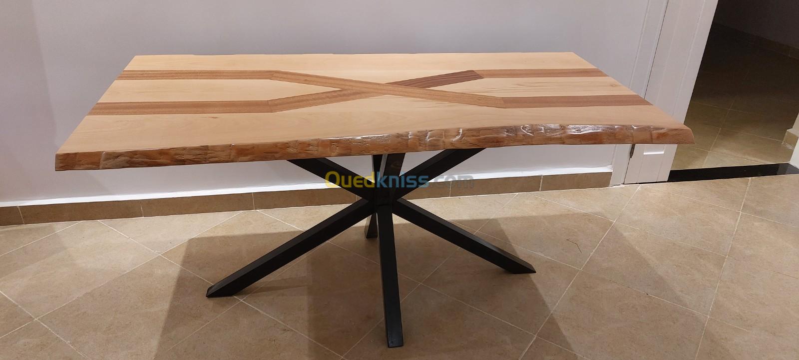 Table en bois massif moderne 