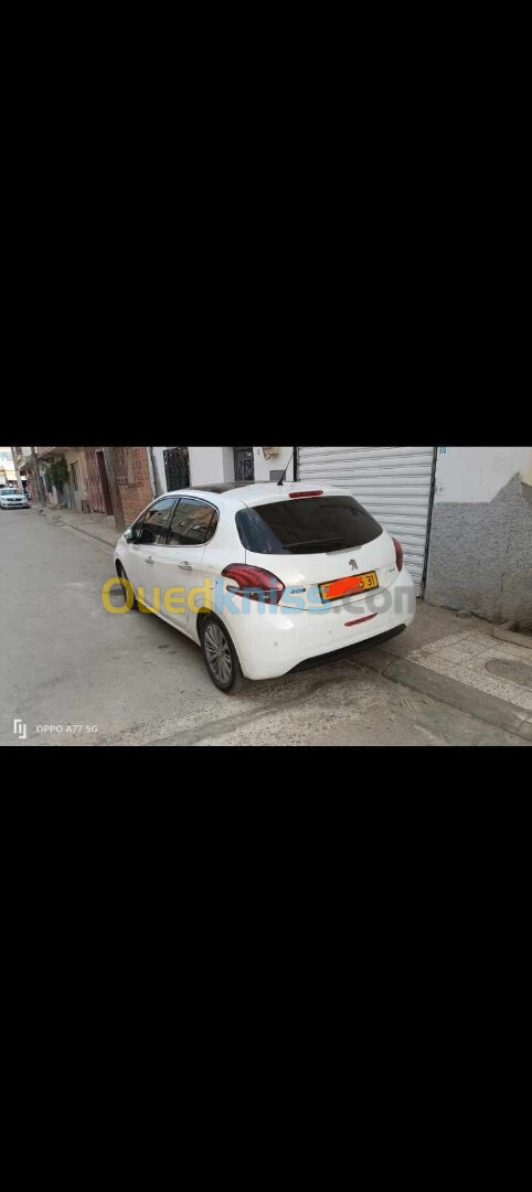 Peugeot 208 2015 Access Facelift