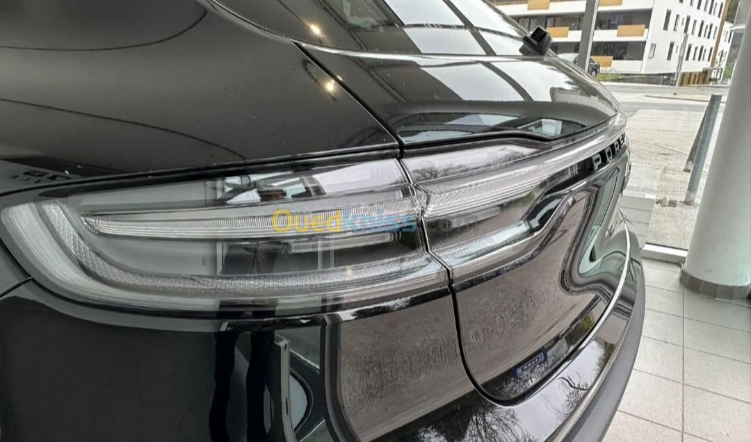 Porsche Macan 2024 Full