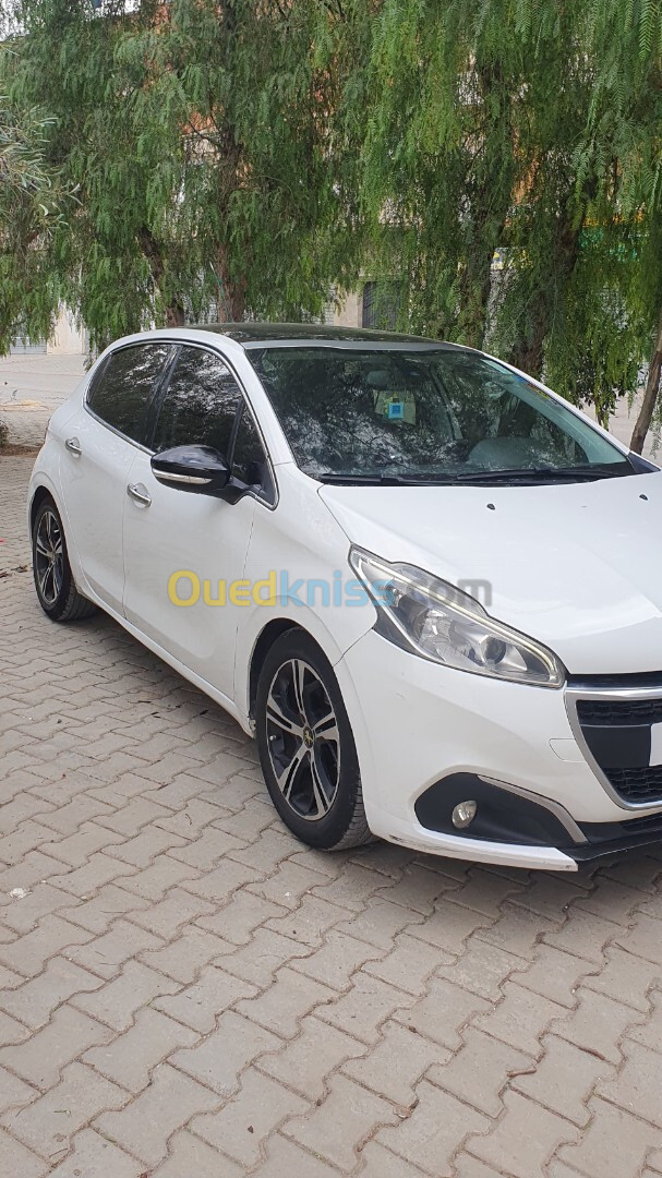 Peugeot 208 2016 Allure Facelift