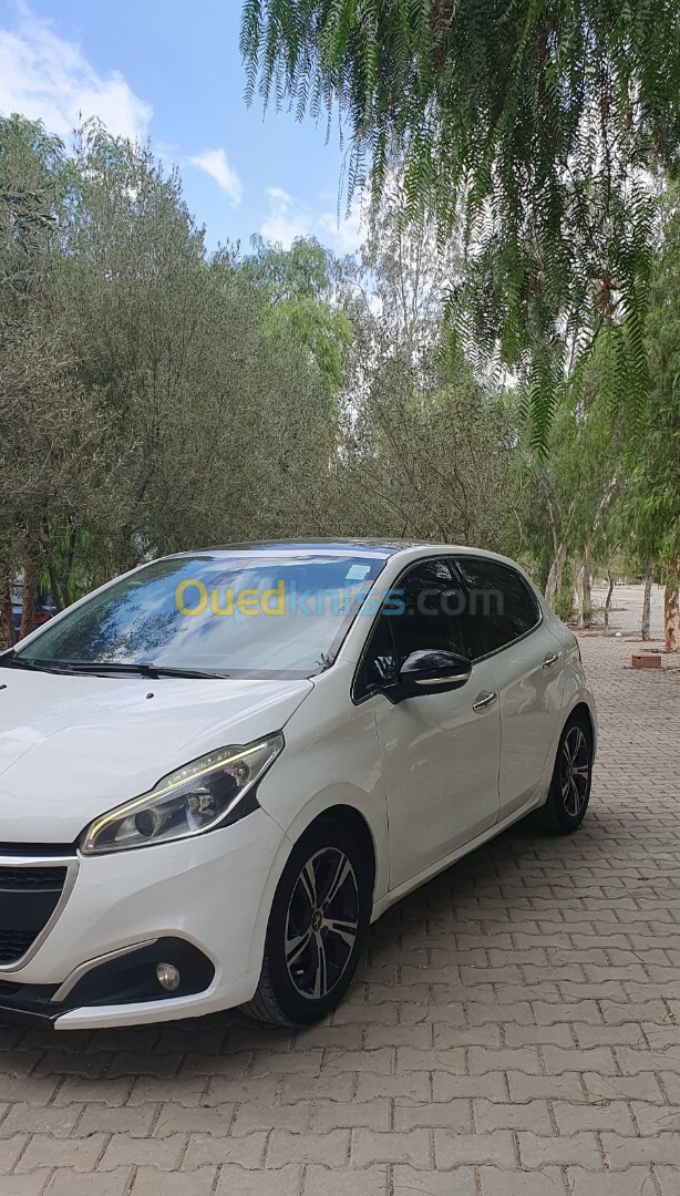 Peugeot 208 2016 Allure Facelift